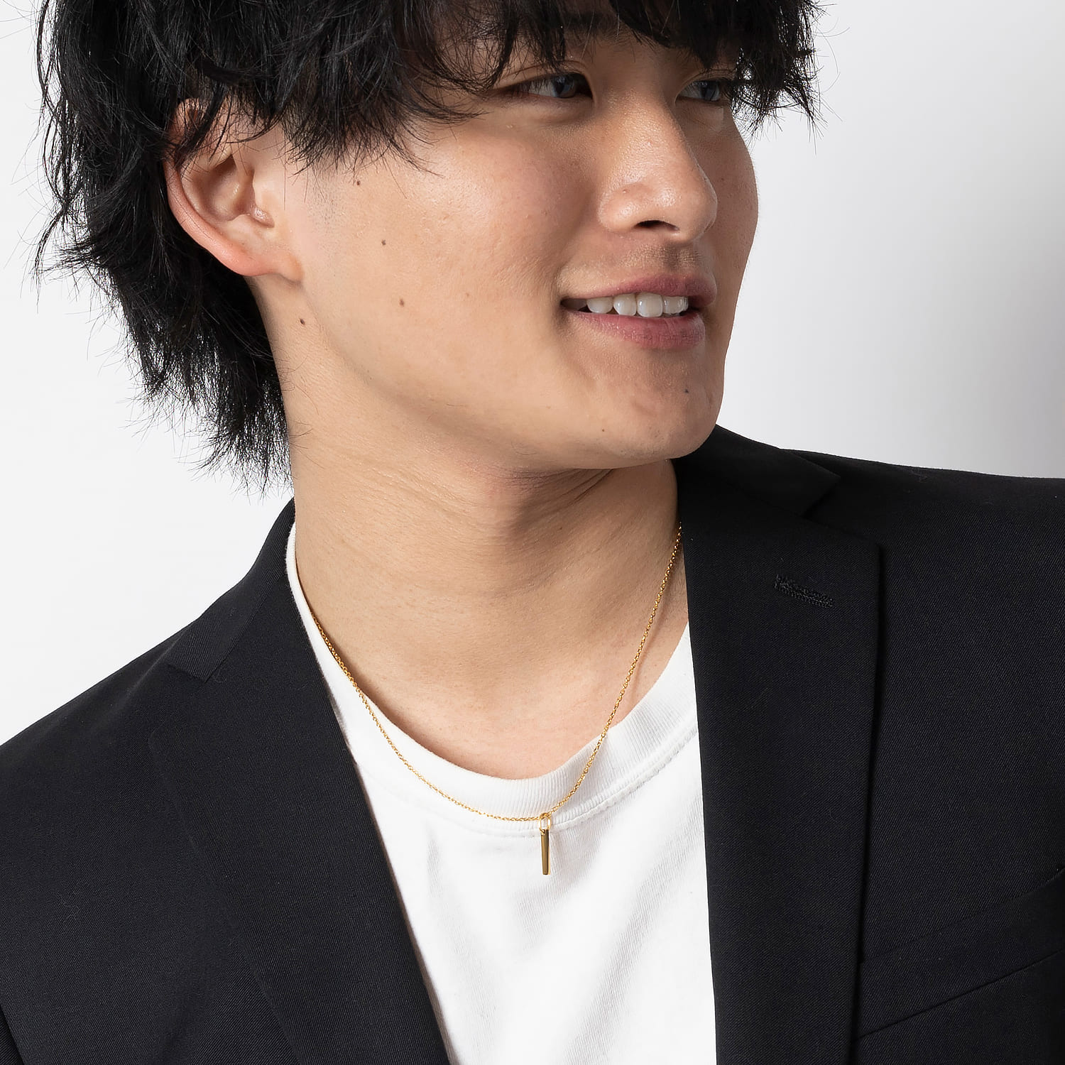 男性モデルネックレス着用撮影